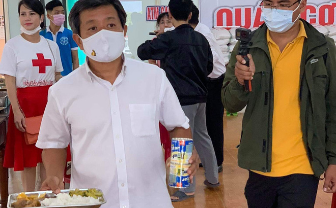 Lộ diện đại gia chi 60 triệu đồng &ldquo;thu&ecirc;&rdquo; &ocirc;ng Đo&agrave;n Ngọc Hải phục vụ người ngh&egrave;o 30 ph&uacute;t - Ảnh 1.