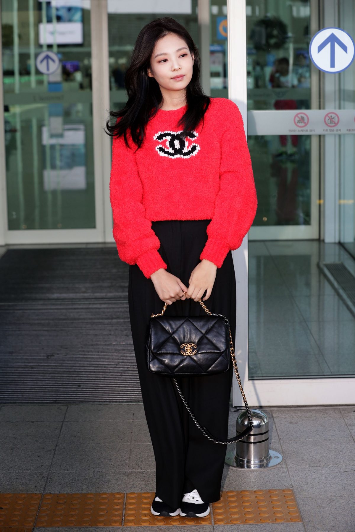 Amaranth Việt Nam  Style sân bay cùng hệ Chanel của GDragon và Jennie  khiến netizen nhìn mà sướng cả mắt