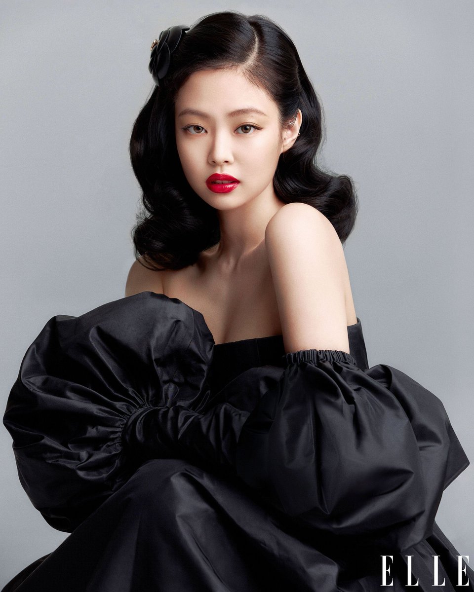 Jennie sát trai nhất thế hệ idol mới: 3 năm 3 chàng, list bạn trai gây choáng vì hết CEO đến ông hoàng Kpop quyền lực - Ảnh 2. Jennie sát trai nhất thế hệ idol mới: 3 năm 3 chàng, list bạn trai gây choáng vì hết CEO đến ông hoàng Kpop quyền lực - Ảnh 2.