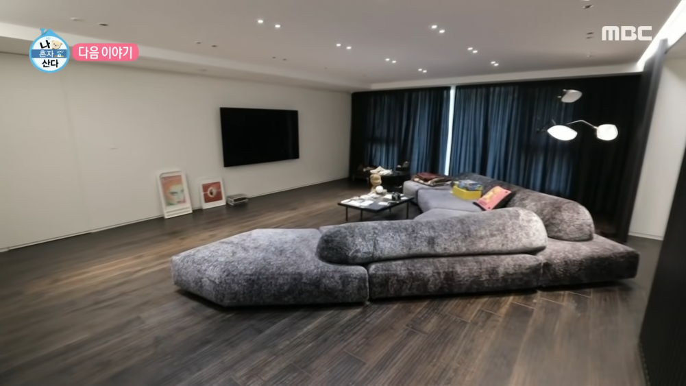 Jennie sát trai nhất thế hệ idol mới: 3 năm 3 chàng, list bạn trai gây choáng vì hết CEO đến ông hoàng Kpop quyền lực - Ảnh 10. Jennie sát trai nhất thế hệ idol mới: 3 năm 3 chàng, list bạn trai gây choáng vì hết CEO đến ông hoàng Kpop quyền lực - Ảnh 10.