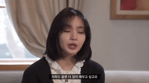 Tưởng Jennie là tâm điểm sau tin hẹn hò GD, ai dè netizen chỉ mải ngắm tóc mái trăm tỷ của Lisa (BLACKPINK) ở sự kiện - Ảnh 5.