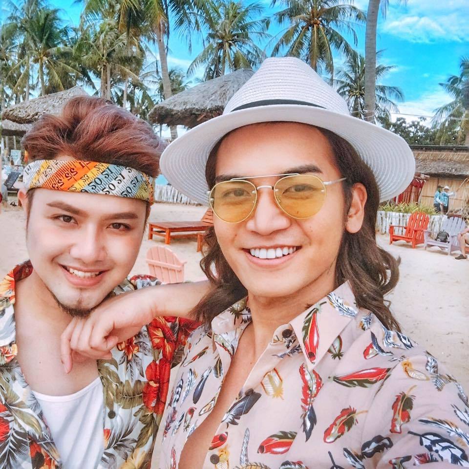 BB Trần lên đồ sexy, quấn quýt bên người tình đồng giới trong bộ ảnh kỷ niệm 7 năm yêu: Hội FA nhìn mà “tức”! - Ảnh 7. BB Trần lên đồ sexy, quấn quýt bên người tình đồng giới trong bộ ảnh kỷ niệm 7 năm yêu: Hội FA nhìn mà “tức”! - Ảnh 7.