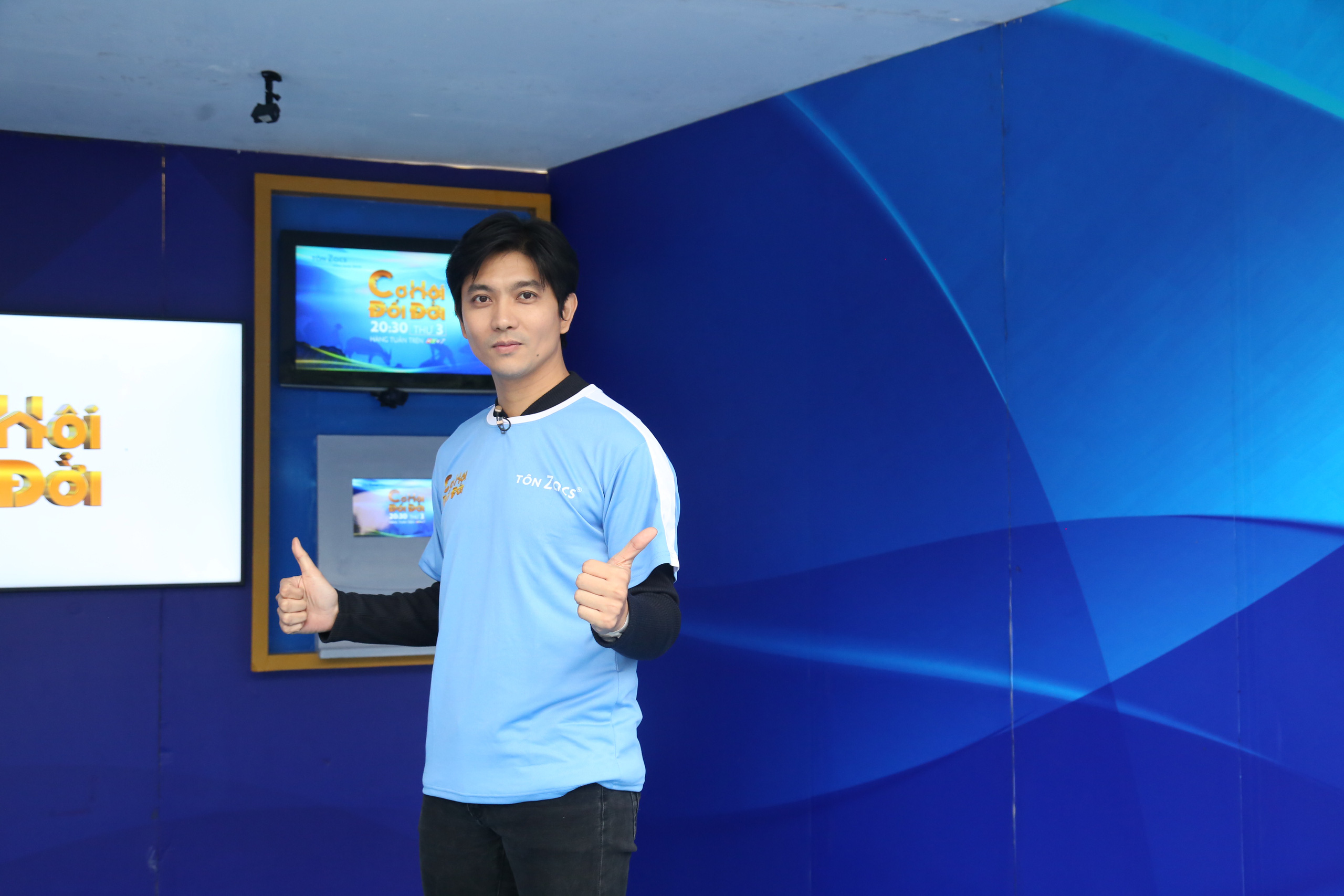 Người khổng lồ 2m20 Ngọc T&uacute; c&ugrave;ng Lan Phương, Tim mang về hơn 100 triệu đồng cho người ngh&egrave;o - Ảnh 4.