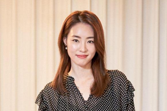 Mối tình đầu của Hyun Bin Lee Yeon Hee lần đầu tiết lộ về ông xã sau hơn nửa năm kết hôn - Ảnh 2.