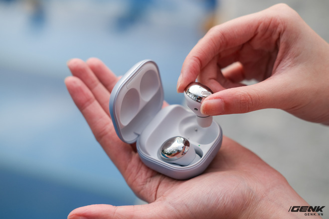 Mở hộp tai nghe Galaxy Buds Pro: &Aacute;t chủ b&agrave;i TWS nửa đầu năm 2020 của Samsung, nhiều t&iacute;nh năng cải tiến v&agrave; đ&aacute;ng tiền hơn - Ảnh 5.
