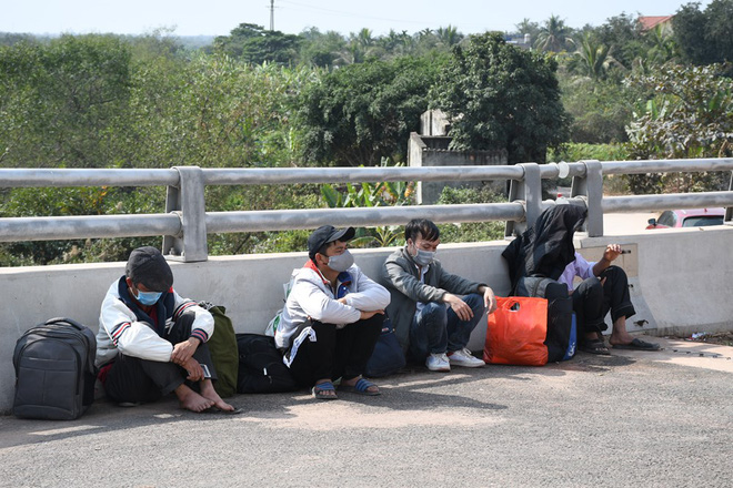 Hải Ph&ograve;ng: &Ocirc; t&ocirc; chở 2 người qu&ecirc; Hải Dương, Quảng Trị trốn chốt kiểm dịch Covid-19 - Ảnh 2.