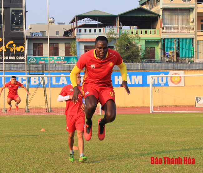 CLB Thanh H&oacute;a lại bị FIFA sờ g&aacute;y, mất hơn 1 tỷ đồng cho ngoại binh chưa đ&aacute; ph&uacute;t n&agrave;o - Ảnh 1.