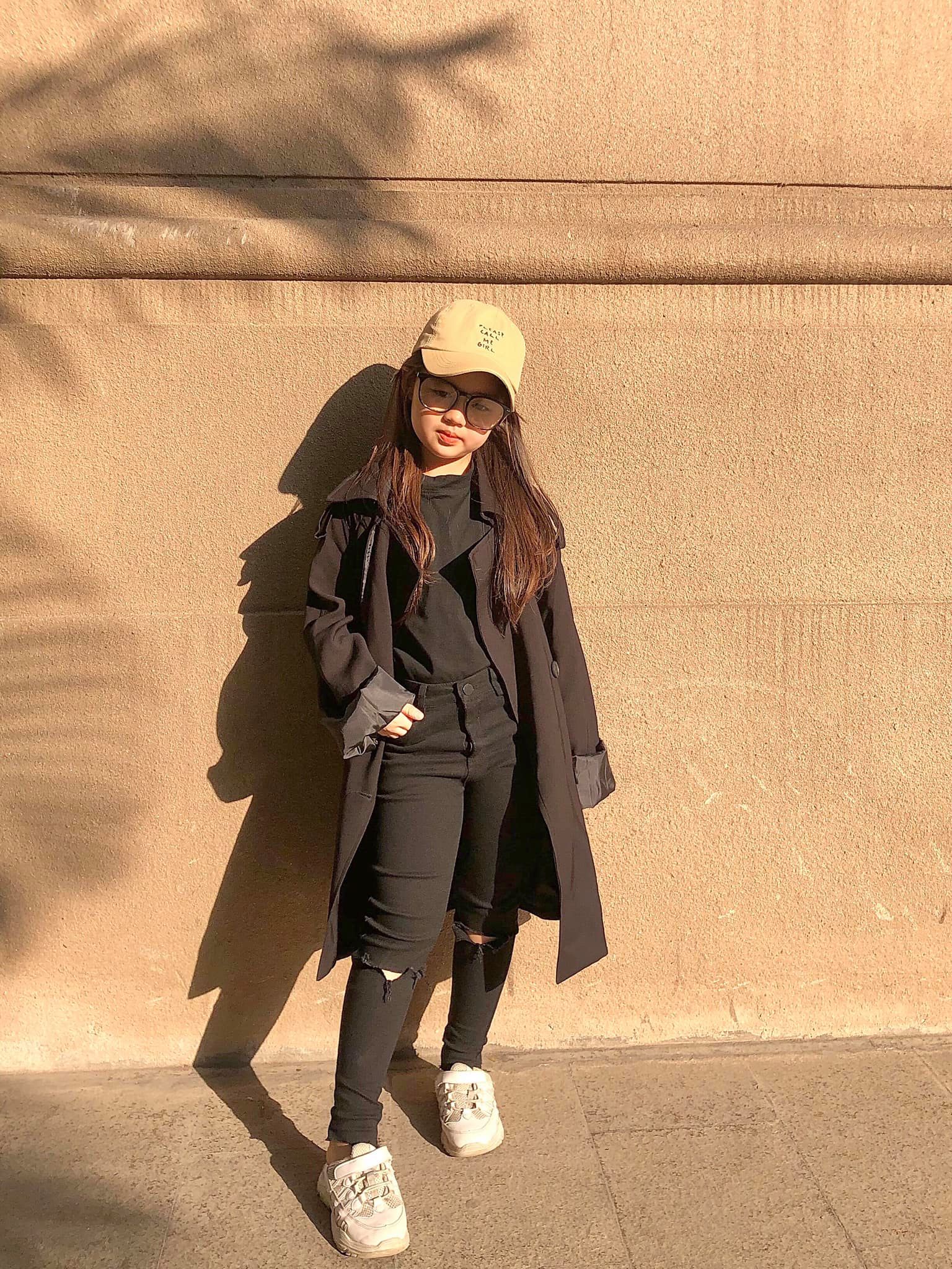 Bé Rồng Nhã Uyên: Từ cô bé giúp mẹ nuôi tìm bạn trai ở Người Ấy Là Ai đến Quán quân Model Kid Vietnam - Ảnh 8. Bé Rồng Nhã Uyên: Từ cô bé giúp mẹ nuôi tìm bạn trai ở Người Ấy Là Ai đến Quán quân Model Kid Vietnam - Ảnh 8.