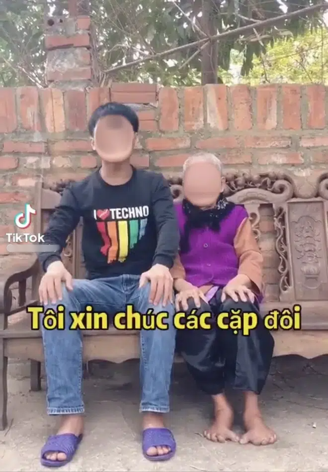 TikToker lôi kéo người già làm clip chúc Tết câu like phản cảm, bị ném đá tới mức phải xoá vội? - Ảnh 1.