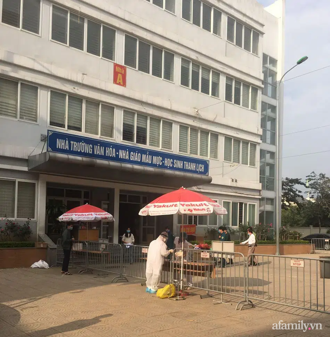 Nhật ký cách ly của bà mẹ con học lớp 3 trường tiểu học Xuân Phương: Chị nhường đồ ăn, em tưởng tượng như Sao Nhập Ngũ, thực tế thì lại thế này! - Ảnh 5.
