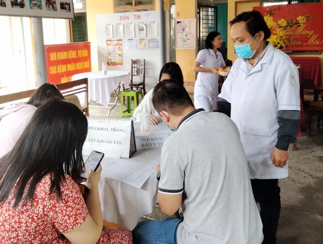 Dịch Covid-19 ngày 9/2: TP.HCM giãn cách theo Chỉ thị 16 ở nơi có dịch; Xét nghiệm toàn bộ gia đình của 1.600 nhân viên bốc xếp ở Tân Sơn Nhất - Ảnh 1.
