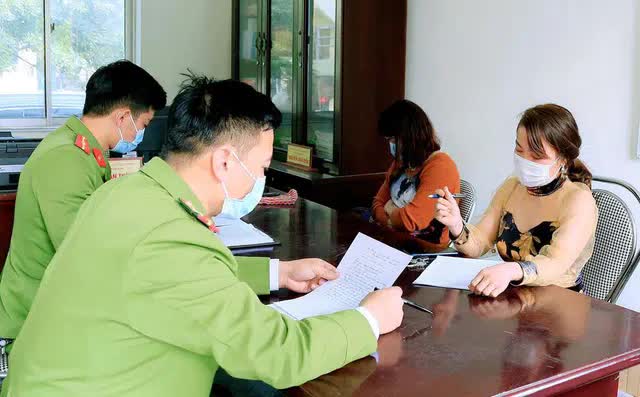 Một phụ nữ bị phạt 15 triệu v&igrave; gội đầu cho kh&aacute;ch - Ảnh 1.