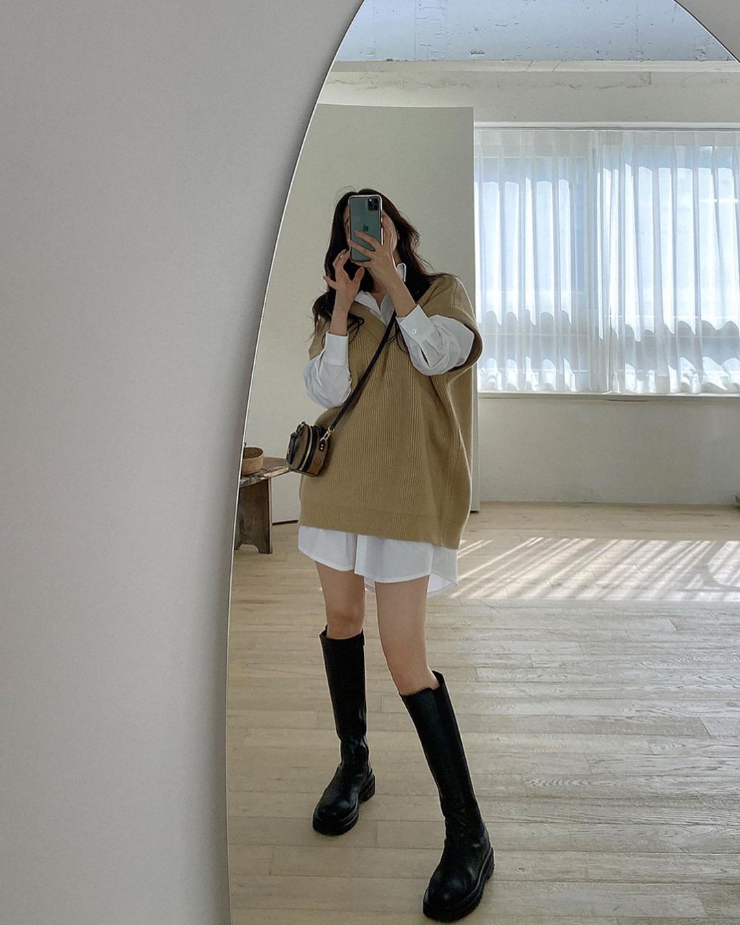 11 c&aacute;ch diện boots cao ngang gối được hội s&agrave;nh mặc m&ecirc; nhất l&uacute;c n&agrave;y, update ngay để diện đẹp cả Tết - Ảnh 3.