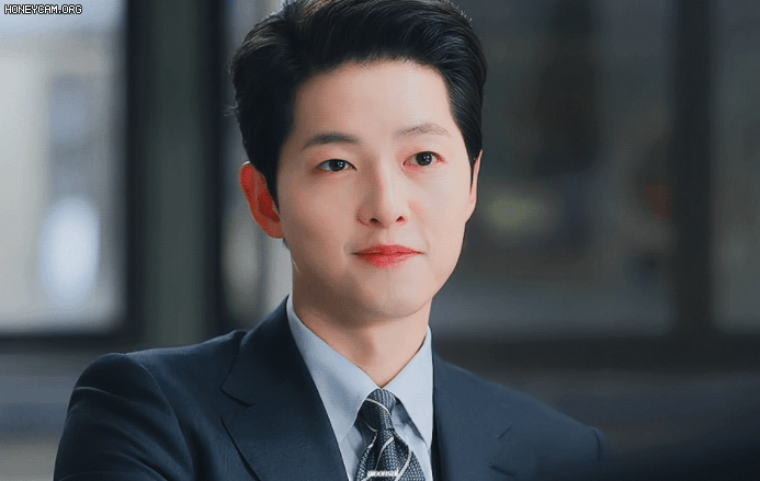 Xem đến tập 4 Vincenzo vẫn khiến khán giả ngán ngẩm: Phim chẳng có gì ngoài nhan sắc lệch pha của Song Joong Ki? - Ảnh 2.