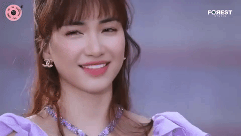 Fan xuýt xoa clip quay cận cảnh Hòa Minzy đắm chìm thưởng thức giọng hát của Văn Mai Hương - Ảnh 3.
