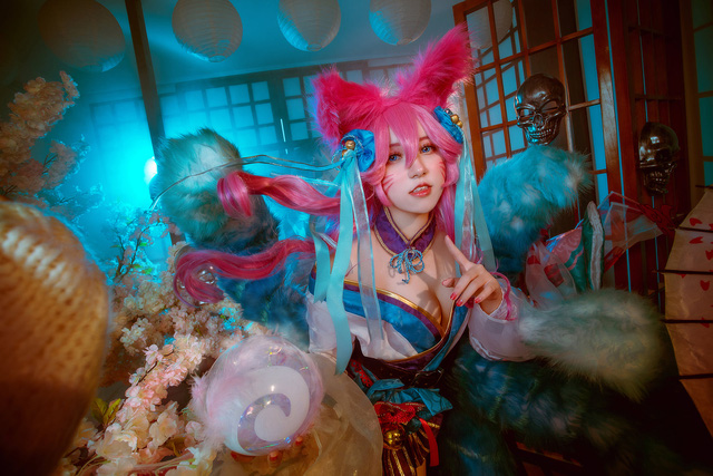 Ngất trên giàn quất với loạt ảnh cosplay Ahri Chiêu Hồn Thiên Hồ do mỹ nhân người Việt hóa thân - Ảnh 10.