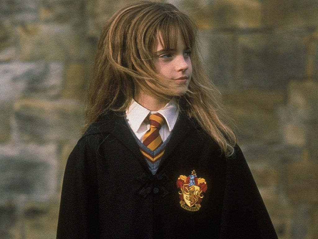 Hình nền Hermione sẽ làm say đắm trái tim bất kỳ ai yêu thích nữ hoàng học đường này. Hình ảnh cô nàng thông minh và dũng cảm trong series phép thuật nổi tiếng này chắc chắn sẽ làm bạn cảm thấy vô cùng hào hứng.