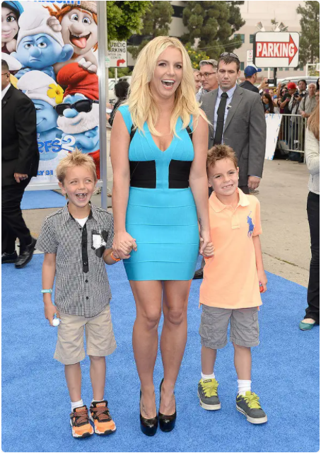 Lâu lắm mới xuất hiện, 2 cậu con trai của Britney Spears gây bất ngờ với ngoại hình hiện tại, đặc biệt là chiều cao - Ảnh 10.
