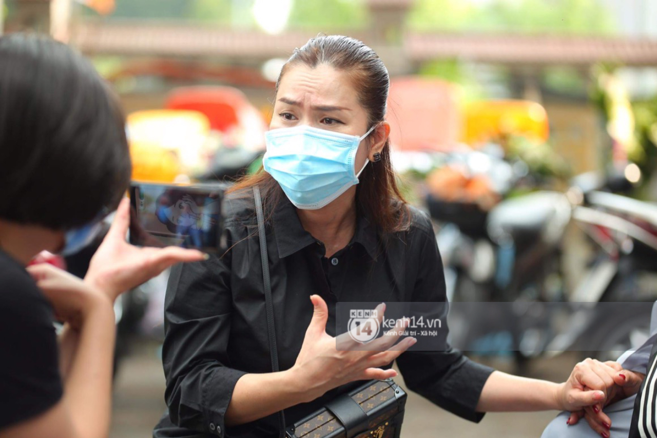 Makeup Witch Minh Loc Memorial Service: Her biological mother burst into tears, Miss Tran Dai - Vu Khac Tiep sat in a corner to pray - Photo 12.