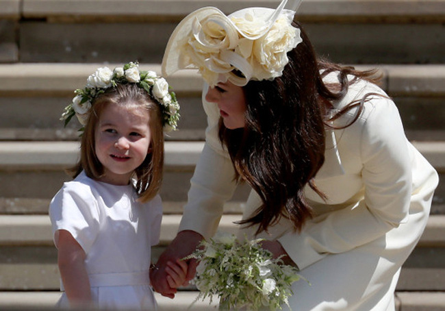 5 sự cố khiến chị em d&acirc;u Kate v&agrave; Meghan vĩnh viễn kh&ocirc;ng thể h&agrave;n gắn, drama vứt hoa v&agrave;o sọt r&aacute;c chưa l&agrave; g&igrave; - Ảnh 2.