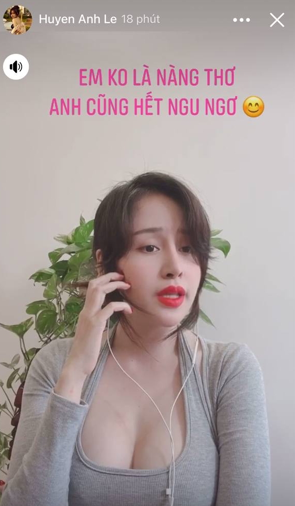 Bà Tưng hát Nàng Thơ, dân tình chỉ chú ý vòng 1 ná thở - Ảnh 2.