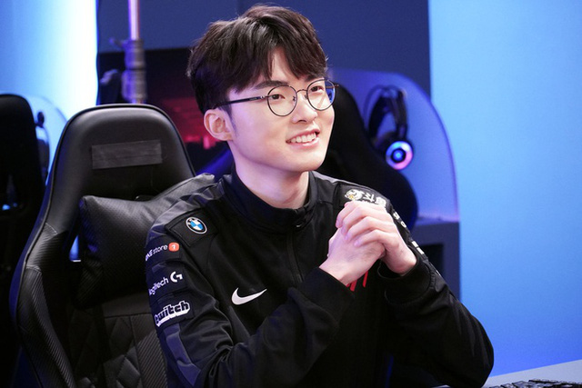 Giám đốc T1 nói về tin đồn Faker rời đội: Cậu ấy không có biểu hiện cho thấy bản thân muốn rời khỏi đây cả - Ảnh 2. Giám đốc T1 nói về tin đồn Faker rời đội: Cậu ấy không có biểu hiện cho thấy bản thân muốn rời khỏi đây cả - Ảnh 2.