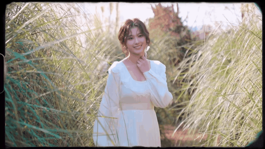 Lạc v&agrave;o bữa tiệc visual của Sana (TWICE) trong teaser mới: Hết b&aacute;nh b&egrave;o ngọt ng&agrave;o lại khoe lưng trần cực sexy! - Ảnh 5.