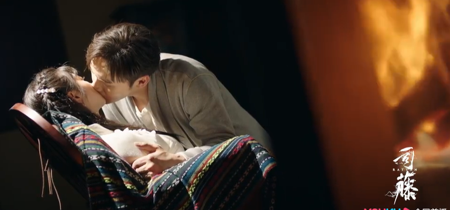 Trương Bân Bân trả lễ nụ hôn trào máu cho Cảnh Điềm ở Tư Đằng, netizen vỗ tay: Cao thủ không bằng tranh thủ anh ơi! - Ảnh 3. Trương Bân Bân trả lễ nụ hôn trào máu cho Cảnh Điềm ở Tư Đằng, netizen vỗ tay: Cao thủ không bằng tranh thủ anh ơi! - Ảnh 3.