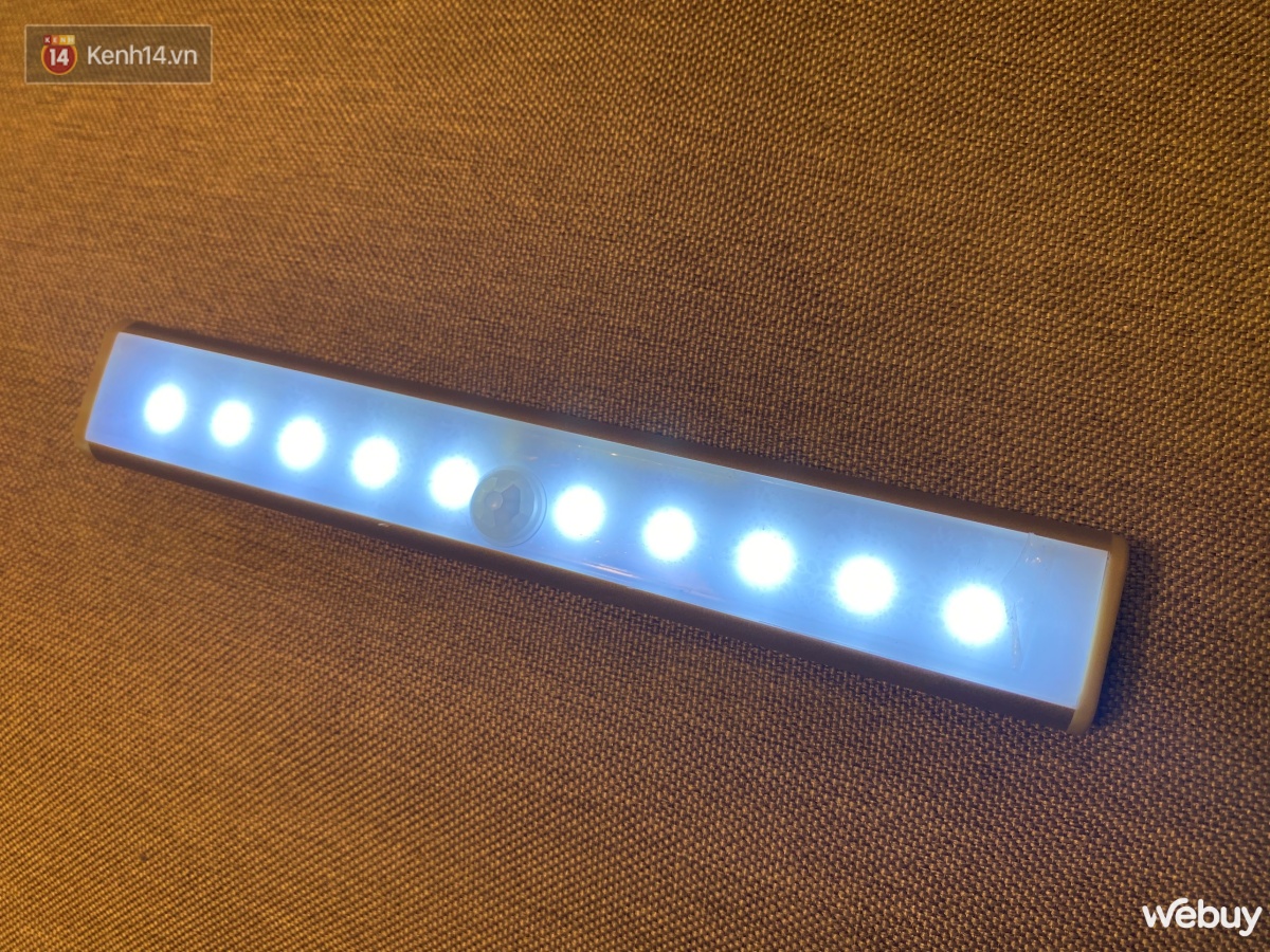 Review đèn LED gắn tủ quần áo giá 99k: Dùng lần đầu đã phải tấm tắc vì quá sang xịn mịn - Ảnh 9.