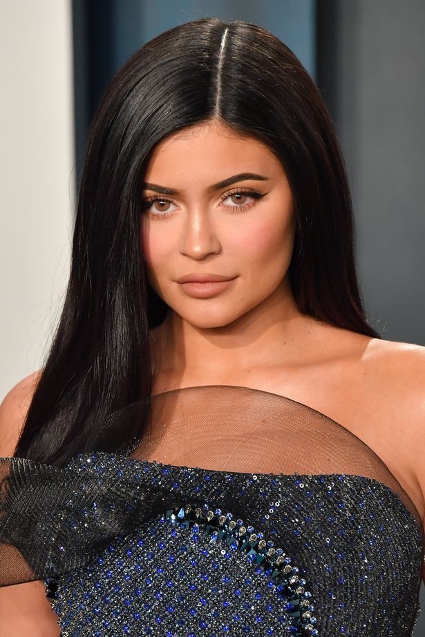 Kylie Jenner gặp biến: Tỷ phú giàu nứt đố đổ vách bị tố ki bo khi bạn thân tai nạn chấn thương sọ não, nhưng có đáng? - Ảnh 2.