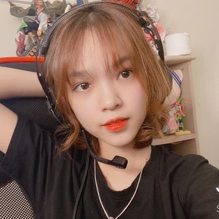 Hot girl Liên Quân phát cáu, liên tục chửi thề trên livestream và cả status vì sự cố bất ngờ - Ảnh 4.