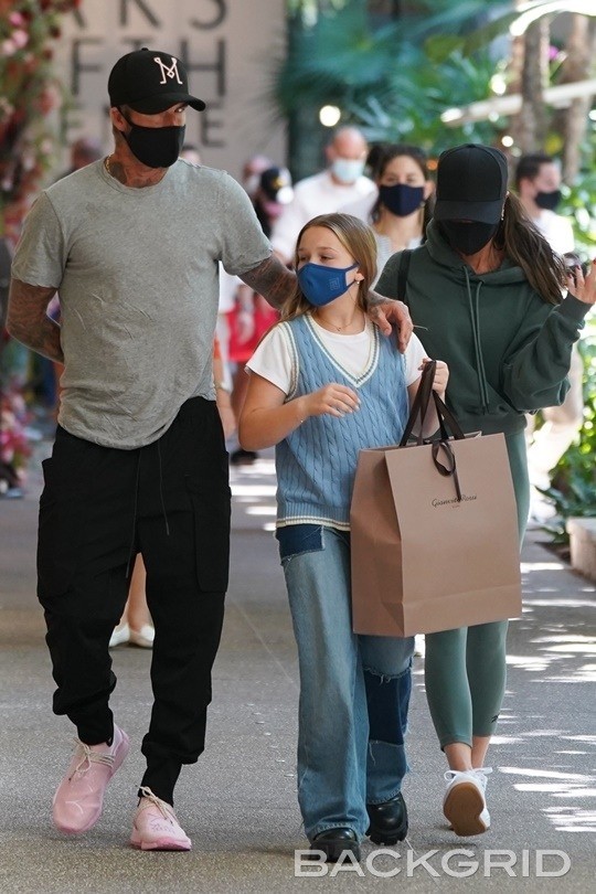 Vóc dáng cao lớn phổng phao của con gái David Beckham chiếm spotlight khi xuất hiện bên bố mẹ - Ảnh 3.