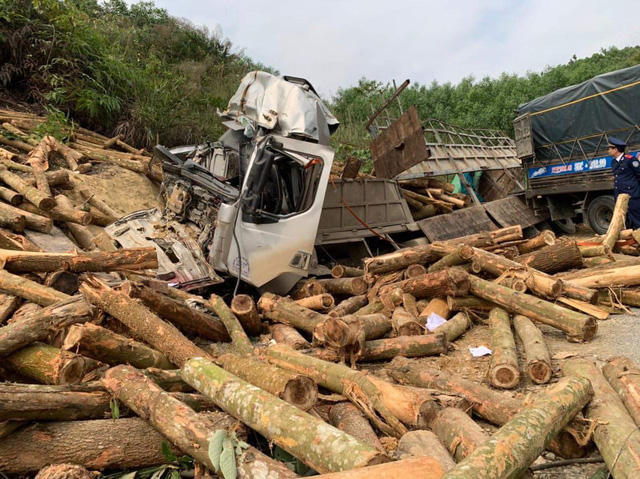 Vụ tai nạn thảm khốc khiến 7 người tử vong: Những tiếng khóc đau đớn vang khắp bản làng - Ảnh 1.