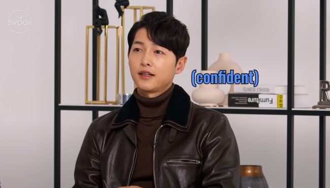 Hậu ly hôn, Song Joong Ki bị chê già nhưng những màn lên đồ hack tuổi của anh chú trong Vincenzo sẽ khiến netizen giật mình nghĩ lại - Ảnh 4.