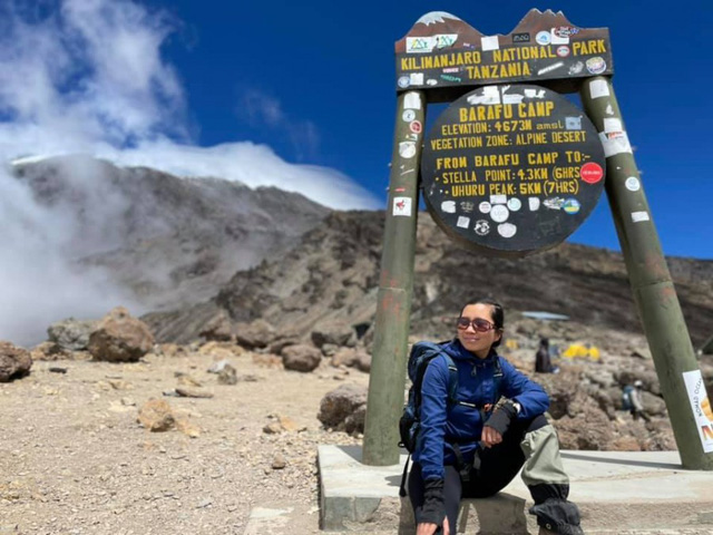 Sếp Viettel trở thành nữ 9x Việt Nam đầu tiên chinh phục Nóc nhà của Châu Phi Kilimanjaro: Leo 8 ngày liên tiếp, xuyên qua vùng nắng rát chóng mặt đến nơi -20 độ C - Ảnh 14.