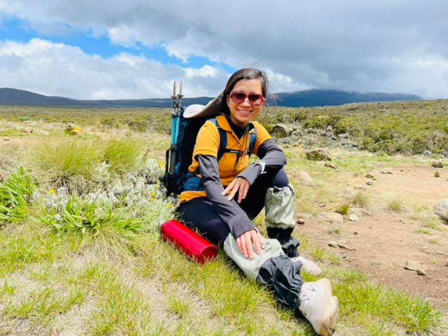 Sếp Viettel trở thành nữ 9x Việt Nam đầu tiên chinh phục Nóc nhà của Châu Phi Kilimanjaro: Leo 8 ngày liên tiếp, xuyên qua vùng nắng rát chóng mặt đến nơi -20 độ C - Ảnh 12.