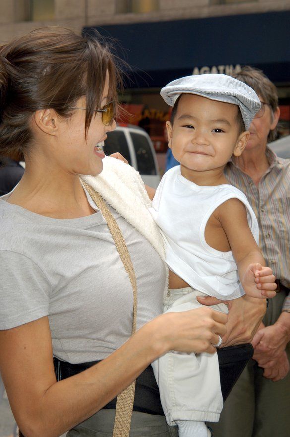 Con trai nuôi của Angelina Jolie: Từ cậu bé Campuchia mồ côi đến sinh viên đại học danh giá và lời tố cáo khiến Brad Pitt đứng hình