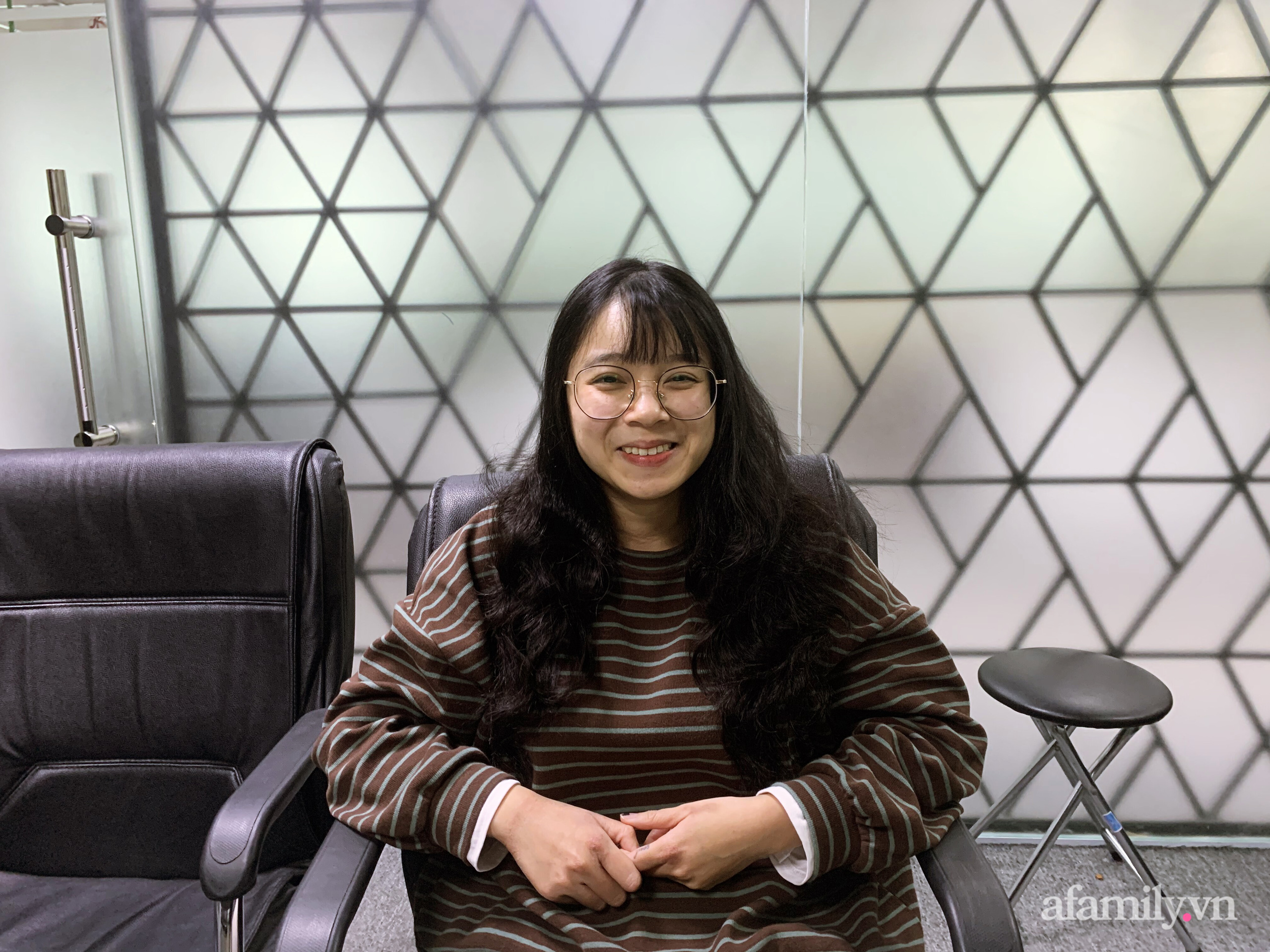 D&ugrave;ng thử kẹp phồng ch&acirc;n t&oacute;c hot hit: Sử dụng đơn giản, quảng c&aacute;o gi&uacute;p thăng hạng nhan sắc nhưng liệu c&oacute; n&ecirc;n sắm? - Ảnh 12.