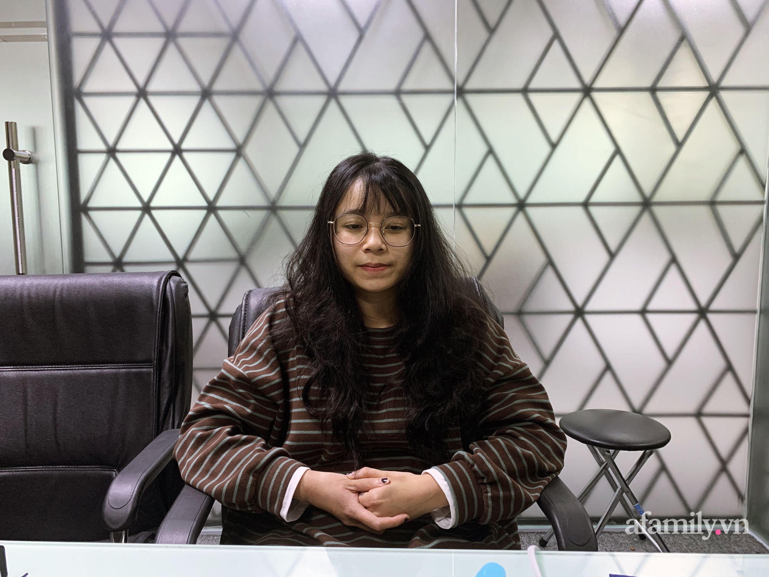 D&ugrave;ng thử kẹp phồng ch&acirc;n t&oacute;c hot hit: Sử dụng đơn giản, quảng c&aacute;o gi&uacute;p thăng hạng nhan sắc nhưng liệu c&oacute; n&ecirc;n sắm? - Ảnh 13.