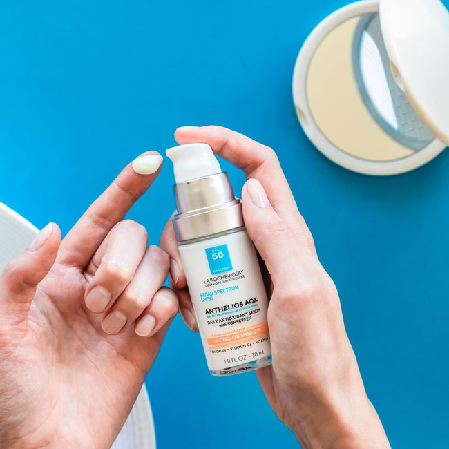 Check nhanh 6 loại serum b&ocirc;i trước kem chống nắng, vừa chống l&atilde;o h&oacute;a lại hack độ s&aacute;ng mịn của da - Ảnh 2.