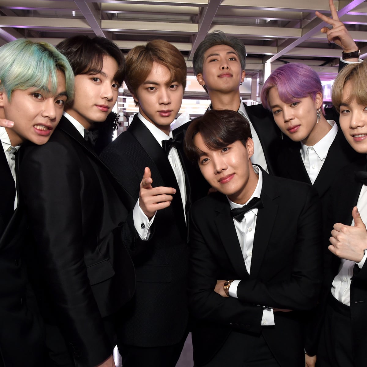 Bộ đôi Jimin và V (BTS) tốt nghiệp Đại học top đầu, nhận thêm cả giải thưởng khủng nhờ thành tích học! - Ảnh 4. Bộ đôi Jimin và V (BTS) tốt nghiệp Đại học top đầu, nhận thêm cả giải thưởng khủng nhờ thành tích học! - Ảnh 4.