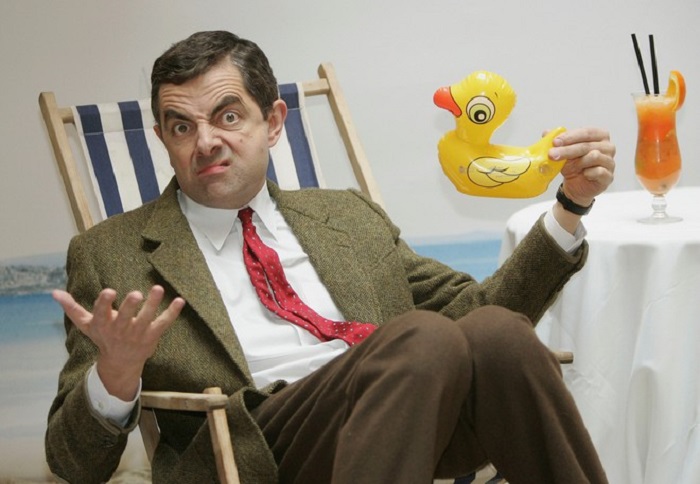 Thông tin hiếm về con trai "Mr. Bean": Đẹp trai khác hẳn bố, học cùng  trường với Hoàng tử Anh và Brunei, thành tích khủng ngỡ ngàng