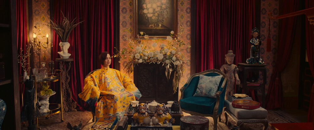 8 chi tiết quan trọng chứng minh G&aacute;i Gi&agrave; Lắm Chi&ecirc;u V thực ra l&agrave; phim viễn tưởng - Ảnh 3.