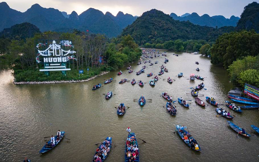 Từ ngày 13/3, chùa Hương chính thức mở cửa đón khách