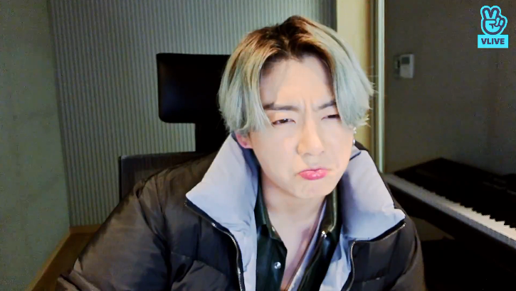 Jungkook (BTS) than trời v&igrave; mới khoe đồ uống y&ecirc;u th&iacute;ch đ&atilde; bị fan mua sạch, đ&agrave;nh ngậm ng&ugrave;i chịu cảnh trắng tay - Ảnh 5.