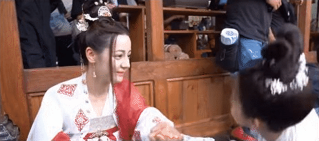 Couple Nhiệt Ba - Triệu Lộ Tư bất ngờ ra khơi sau m&agrave;n vật tay nhắng nh&iacute;t ở hậu trường Trường Ca H&agrave;nh - Ảnh 2.