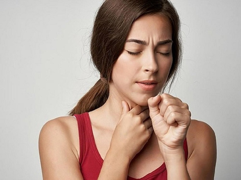 Ngoài ung thư tuyến giáp, nếu có 3 dấu hiệu trên cổ họng thì bạn cũng nên đề phòng với nguy cơ mắc loại ung thư khác - Ảnh 3.