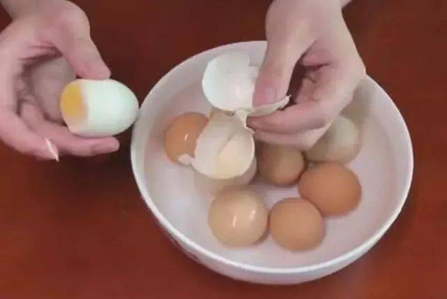 Mỗi sáng 1 quả trứng rất tốt cho sức khỏe, nhưng không nên ăn cùng 4 loại thực phẩm này kẻo lợi bất cập hại - Ảnh 1.
