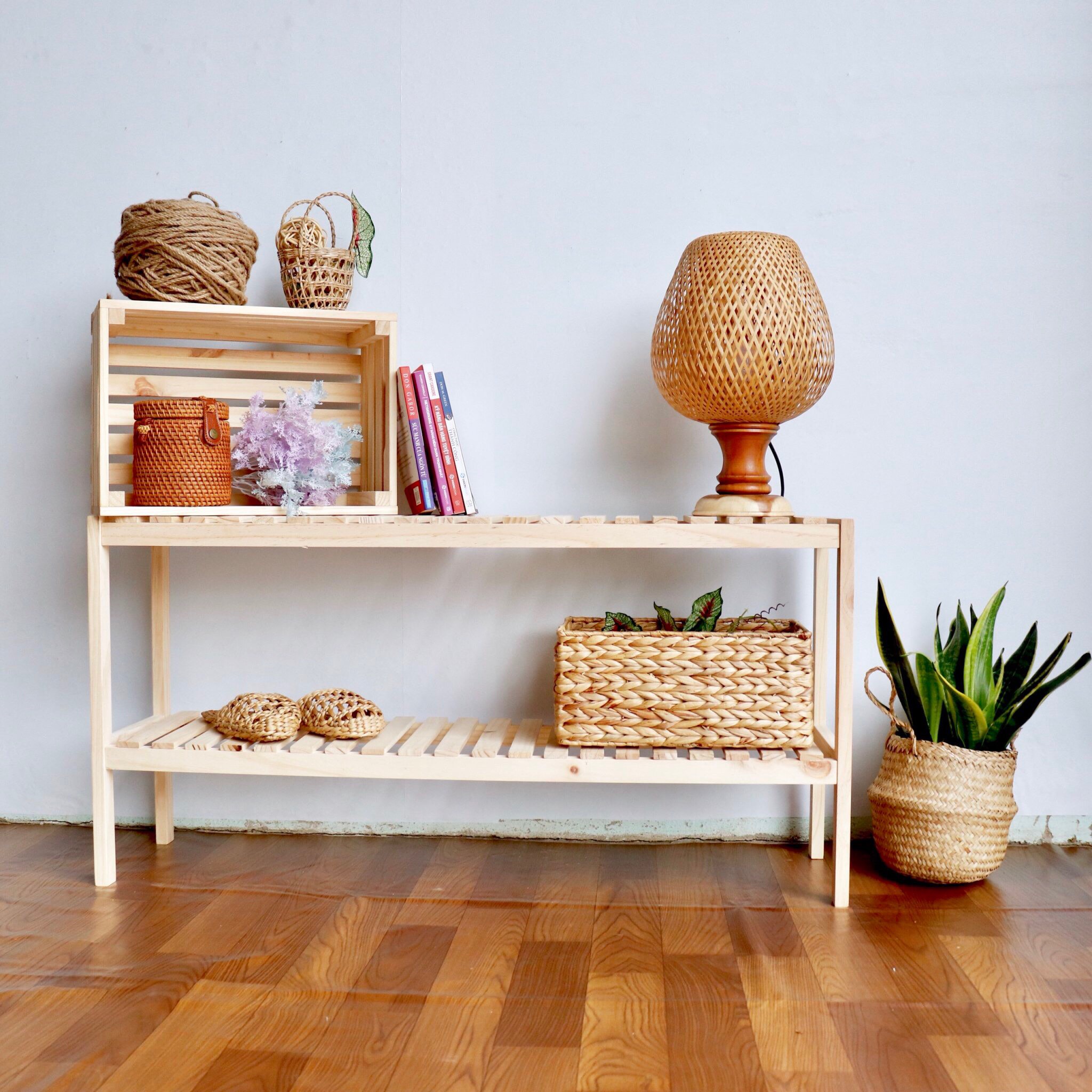 Th&iacute;ch th&uacute; mua kệ gi&agrave;y gỗ th&ocirc;ng gi&aacute; chỉ 150k, qua m&ugrave;a nồm mới biết mặt nhau - Ảnh 1.