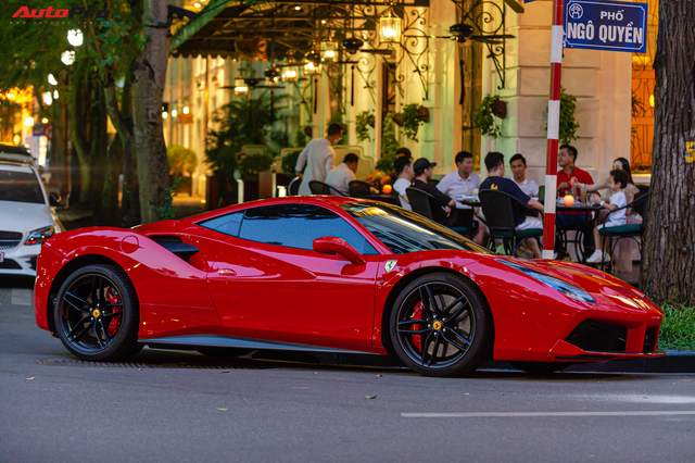 Ferrari 488 GTB của ca sĩ Tuấn Hưng đã về tay chủ mới, giá bán lại khoảng 12 tỷ đồng - Ảnh 2.